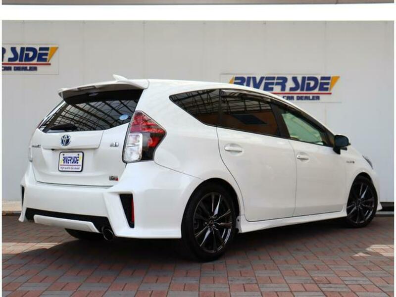 PRIUS ALPHA