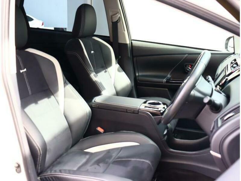 PRIUS ALPHA