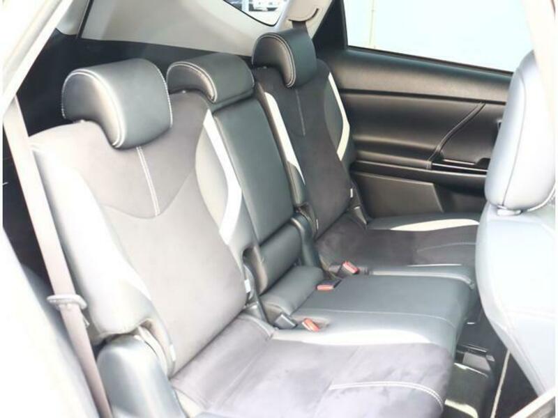 PRIUS ALPHA