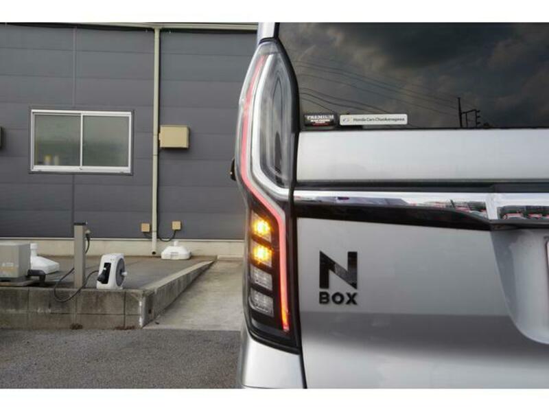 N BOX CUSTOM