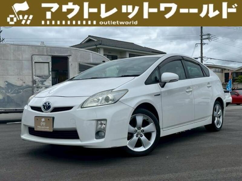 TOYOTA PRIUS