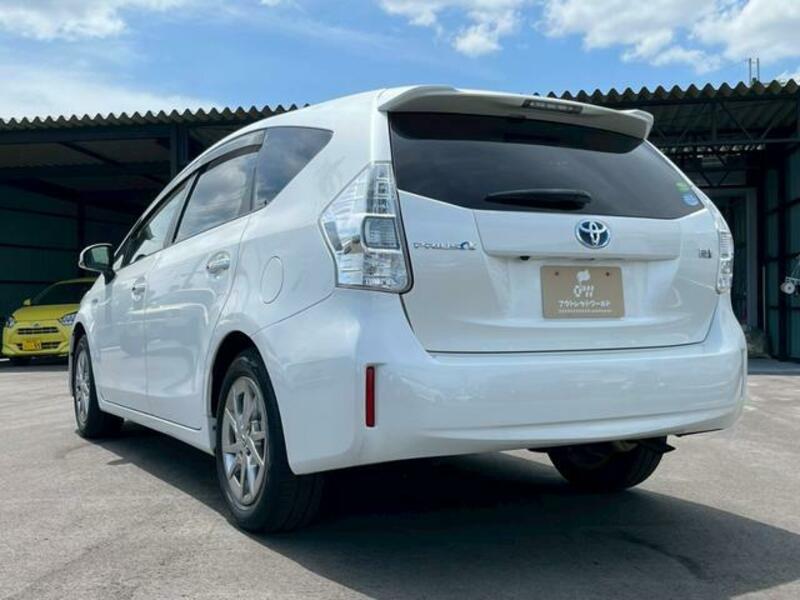 PRIUS ALPHA