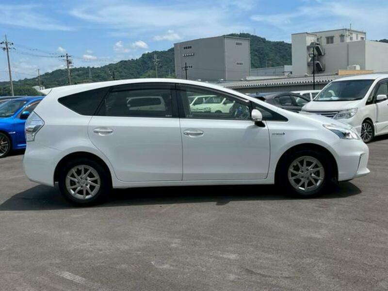 PRIUS ALPHA
