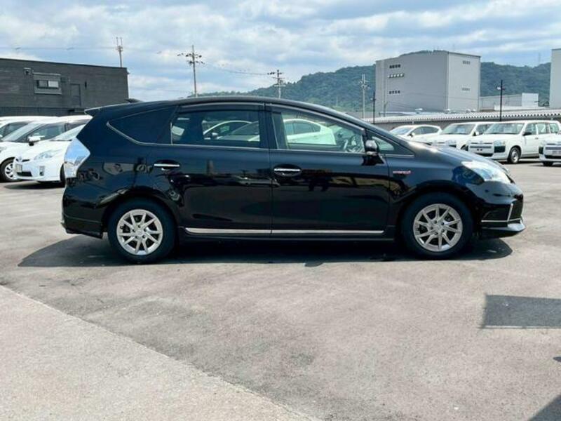 PRIUS ALPHA
