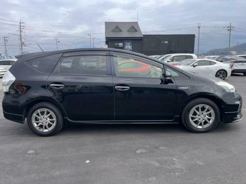 PRIUS ALPHA