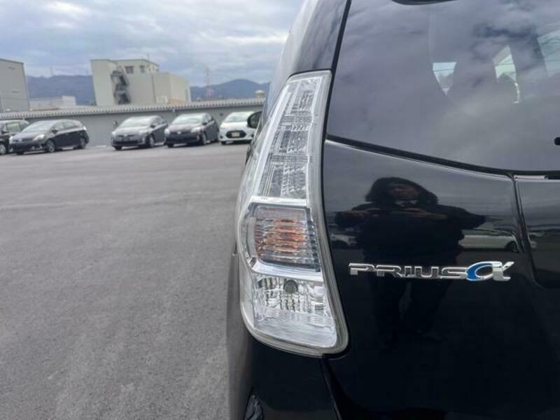 PRIUS ALPHA