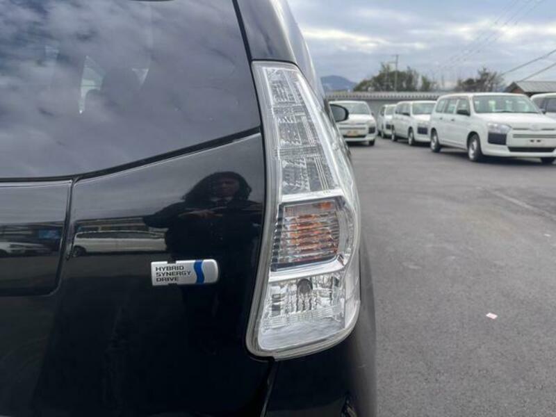 PRIUS ALPHA