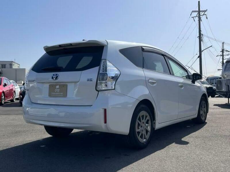 PRIUS ALPHA