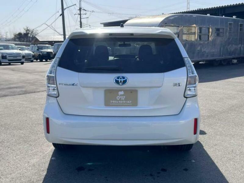 PRIUS ALPHA