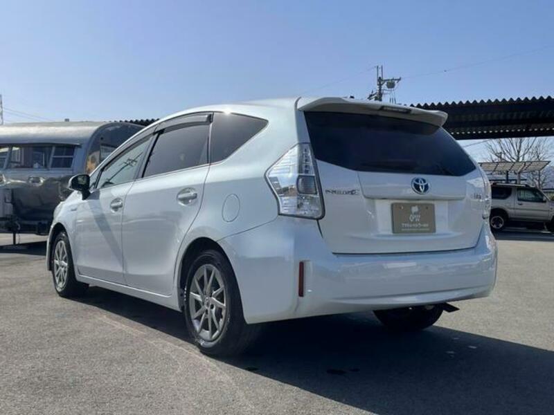 PRIUS ALPHA