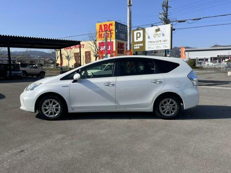 PRIUS ALPHA