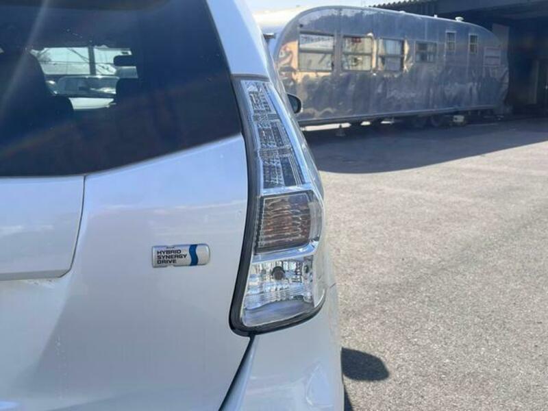 PRIUS ALPHA