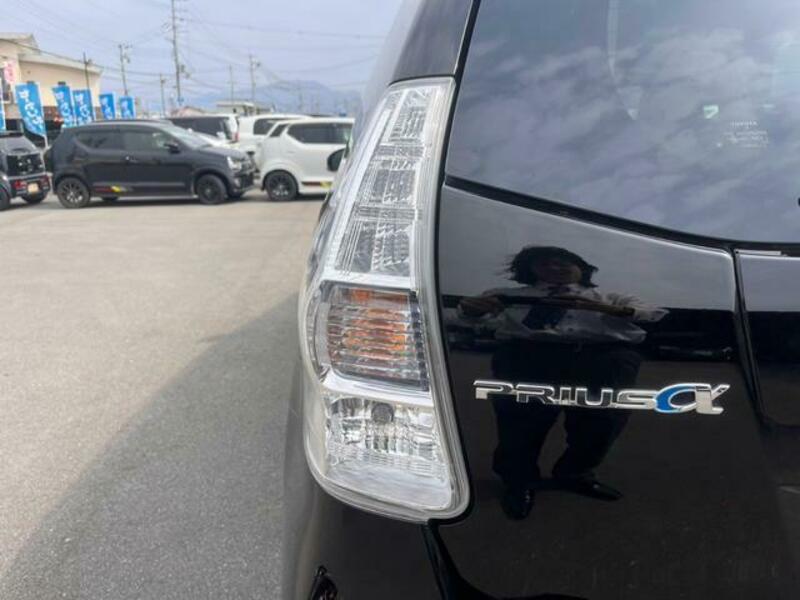 PRIUS ALPHA