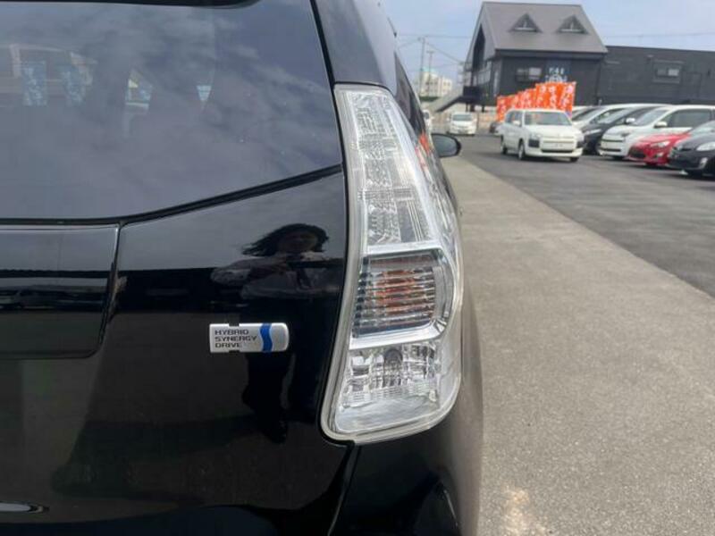 PRIUS ALPHA