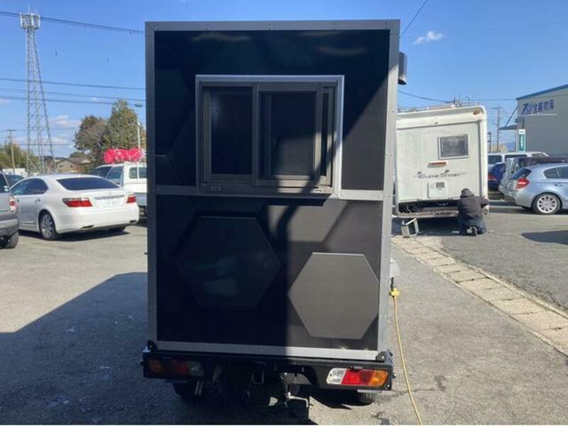CLIPPER TRUCK