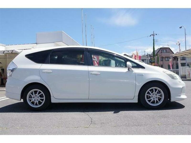 PRIUS ALPHA