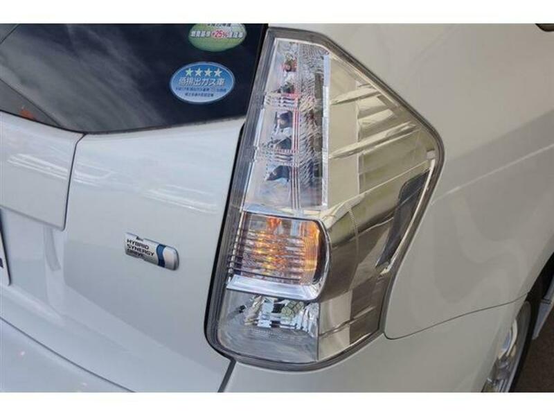 PRIUS ALPHA