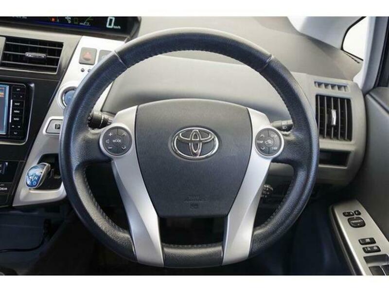PRIUS ALPHA