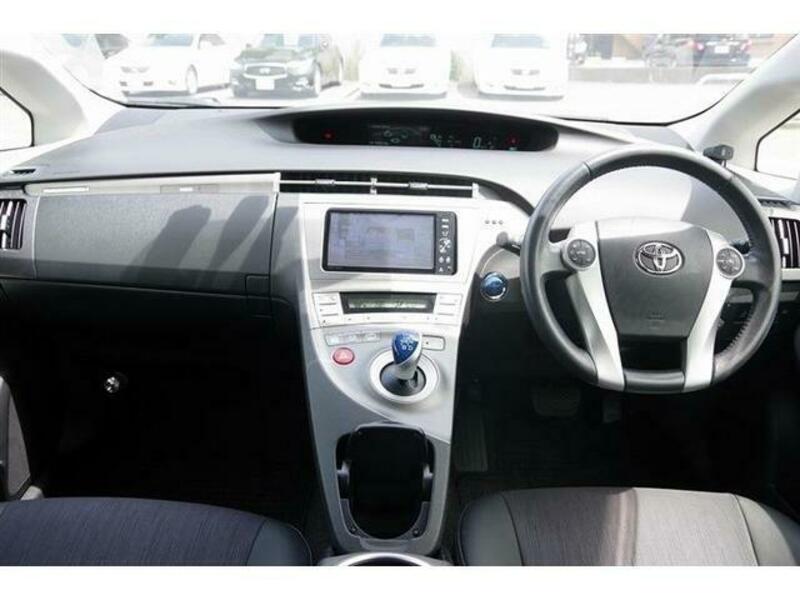 PRIUS PHV