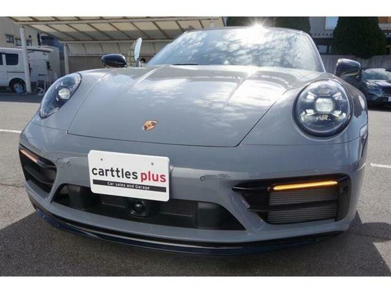 911