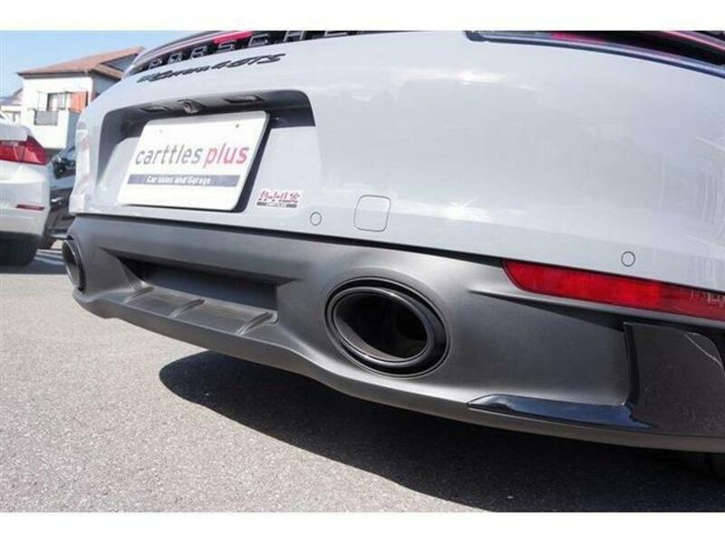 911