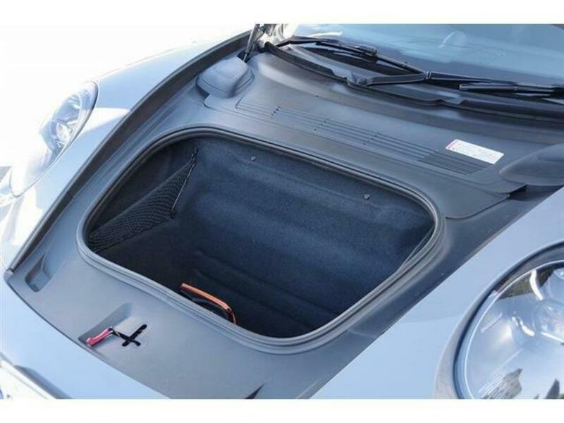 911