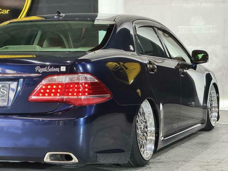 CROWN