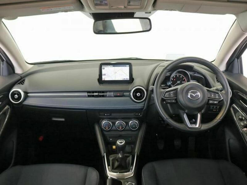 MAZDA2