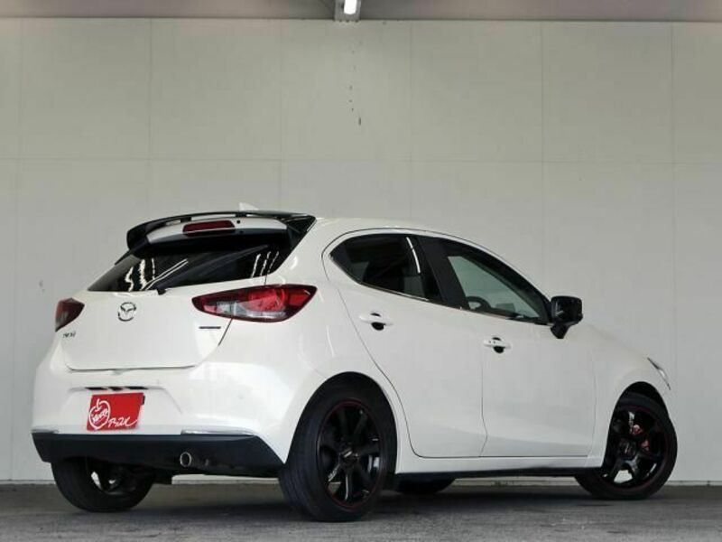 MAZDA2