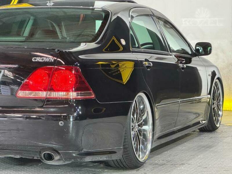 CROWN