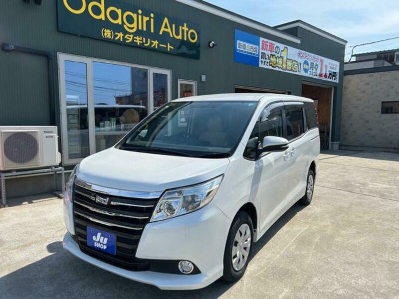 TOYOTA NOAH