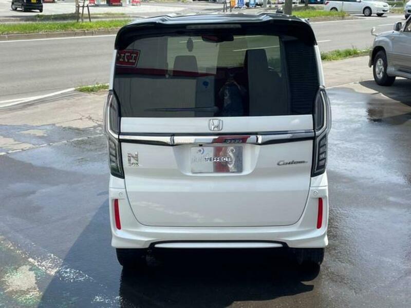 N BOX CUSTOM