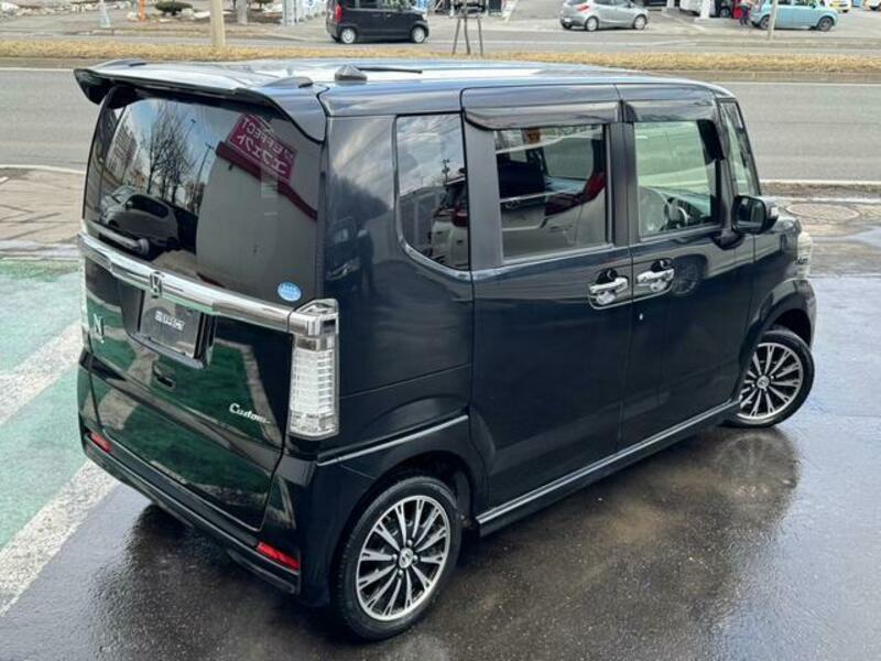 N BOX CUSTOM