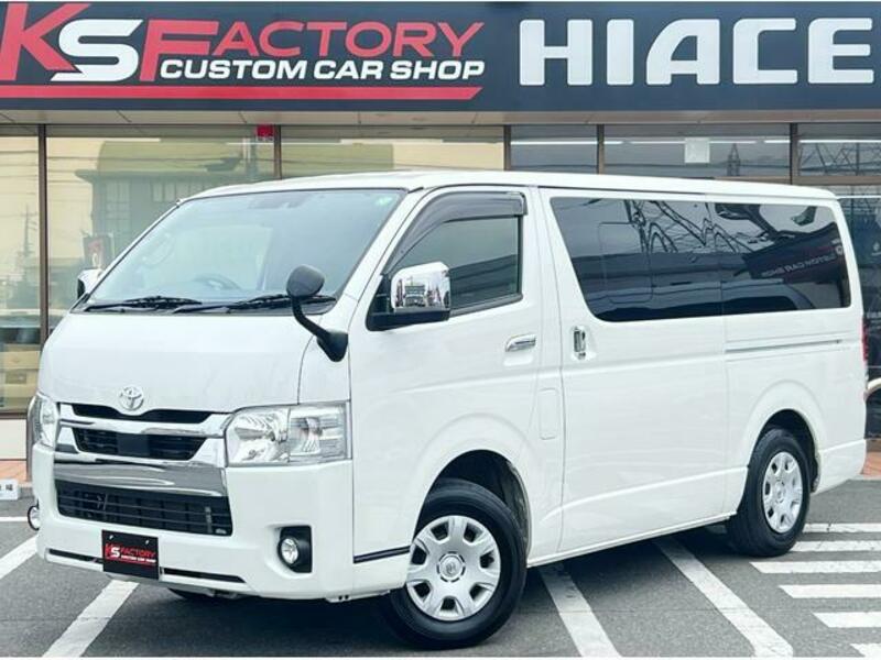TOYOTA HIACE VAN