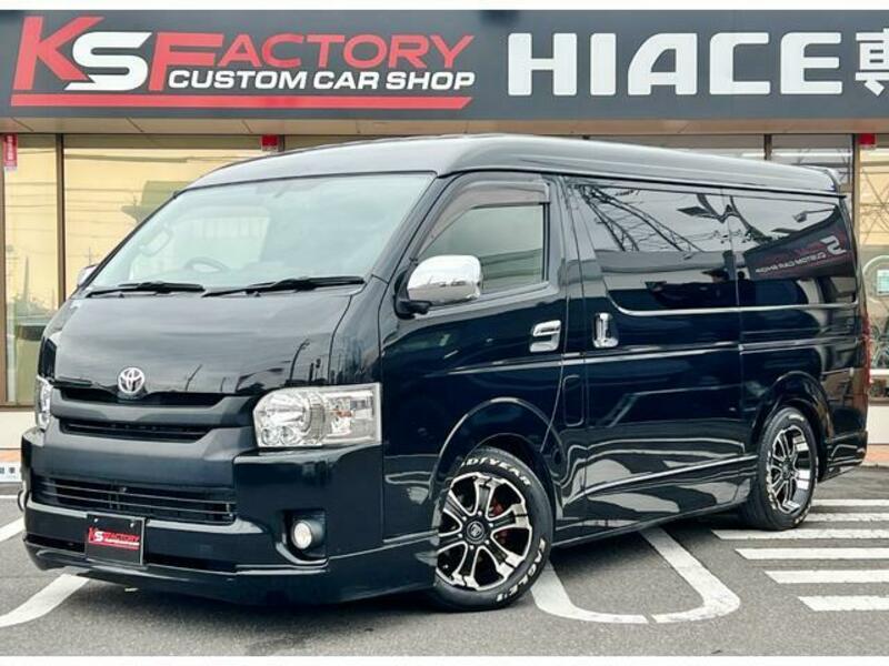 TOYOTA HIACE VAN