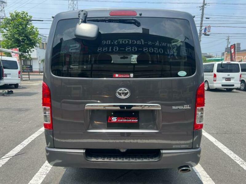 HIACE VAN