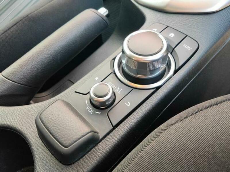 MAZDA2