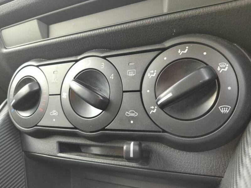 MAZDA2