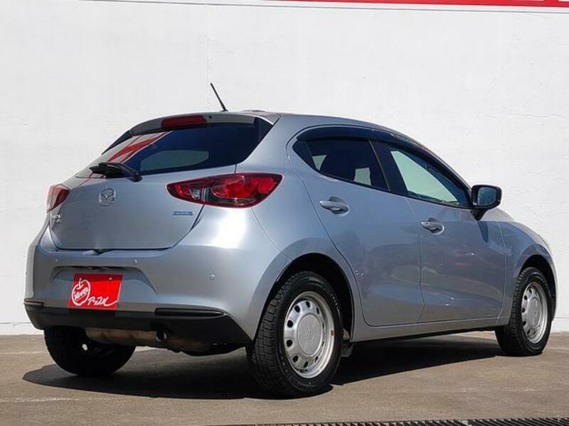 MAZDA2