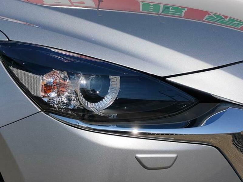 MAZDA2