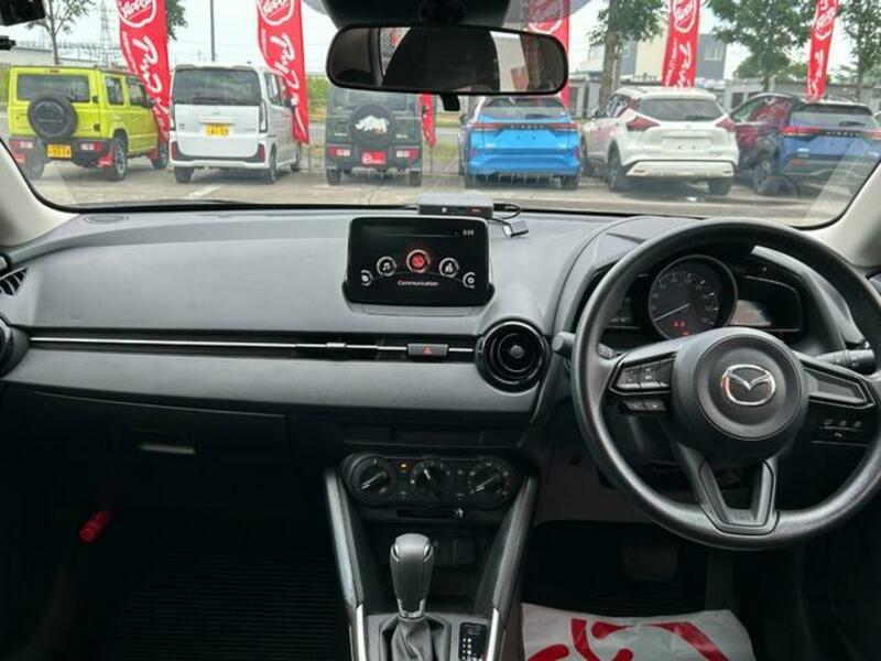 MAZDA2