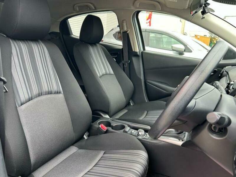 MAZDA2