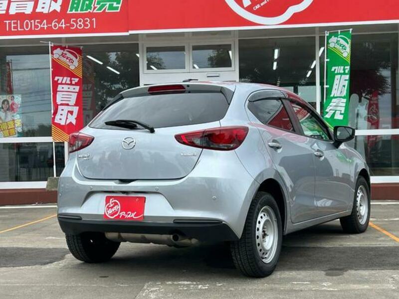 MAZDA2