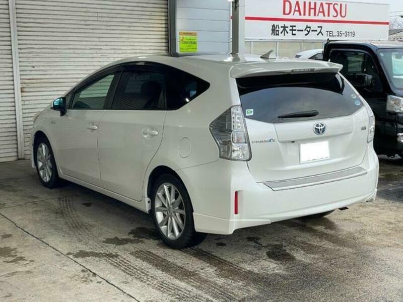 PRIUS ALPHA