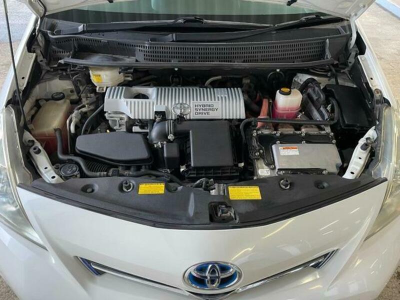 PRIUS ALPHA