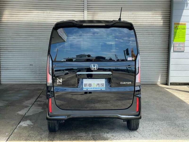 N BOX CUSTOM