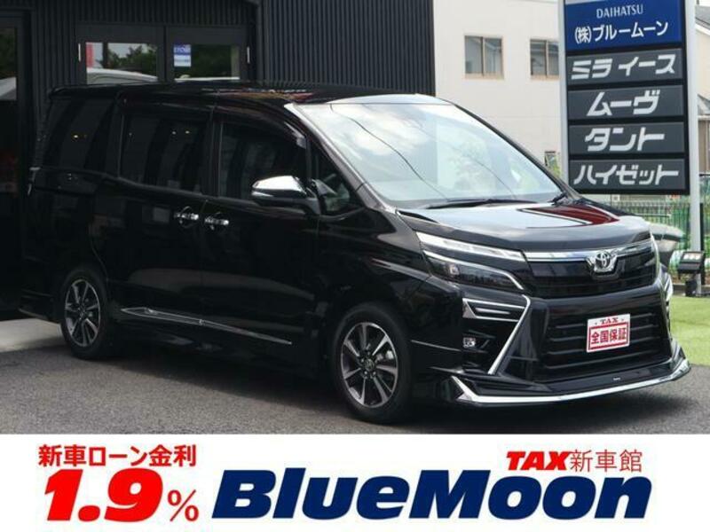 TOYOTA VOXY