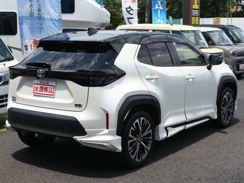 YARIS CROSS