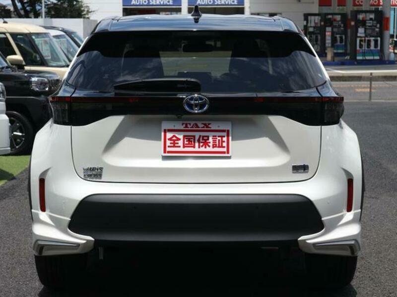 YARIS CROSS