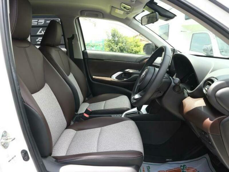 YARIS CROSS